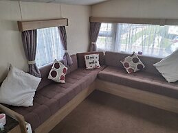 3 Bed Caravan - Sleeps 8 - Pets - Parking - Wifi