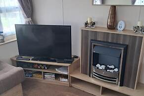3 Bed Caravan - Sleeps 8 - Pets - Parking - Wifi