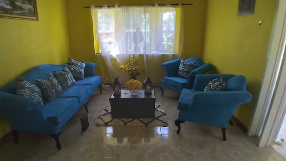Room-comfy Kingston Getaway - Private Ro