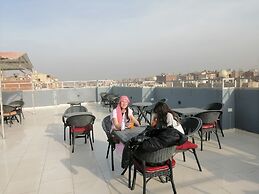 Phoenix Pyramids View Inn
