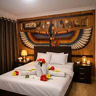 Phoenix Pyramids View Inn