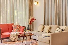 Stylish 2BR With Pool Near Candolim and Coco Beach
