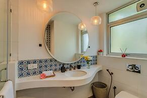 Stylish 2BR With Pool Near Candolim and Coco Beach