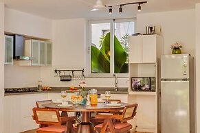 Stylish 2BR With Pool Near Candolim and Coco Beach