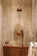 Stylish 2BR With Pool Near Candolim and Coco Beach