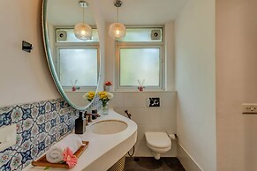 Stylish 2BR With Pool Near Candolim and Coco Beach