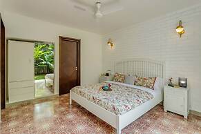 Stylish 2BR With Pool Near Candolim and Coco Beach