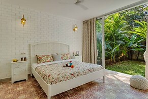 Stylish 2BR With Pool Near Candolim and Coco Beach