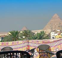 Amon Pyramids View Inn