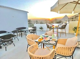 Amon Pyramids View Inn
