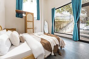 Be Youth Villa