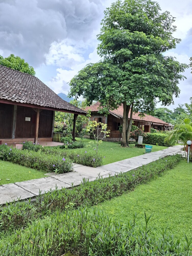 Balkondes Tuksongo