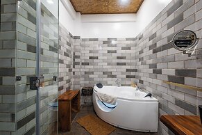 Casa Verde Cliff Resort and Spa