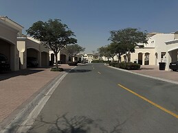 Luxury Short Term Stay 2BHK plus Maids - RANCHES