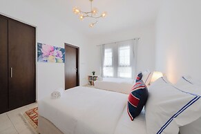 Luxury Short Term Stay 2BHK plus Maids - RANCHES