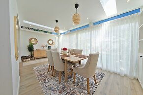 Luxury Short Term Stay 2BHK plus Maids - RANCHES