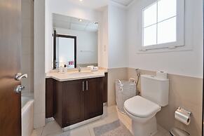 Luxury Short Term Stay 2BHK plus Maids - RANCHES
