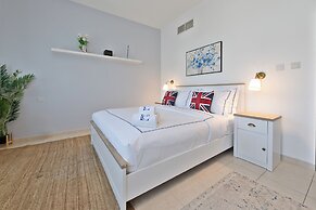 Luxury Short Term Stay 2BHK plus Maids - RANCHES