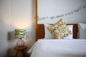 Poshtel Haven