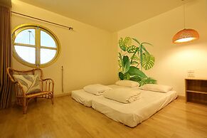 Poshtel Haven
