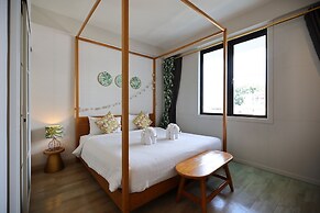 Poshtel Haven