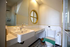 Poshtel Haven