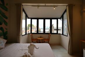 Poshtel Haven
