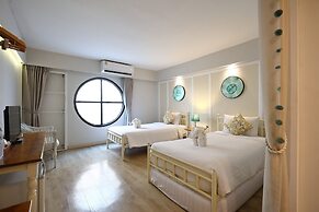Poshtel Haven