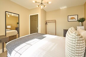 Host Stay Louvaine House