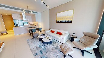 2BR Beachfront Apt w Ain Dubai Views at JBR