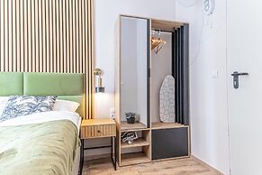 4BR Apt. for Groups 6-Min to Stadthalle