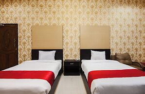 Esther Hotel