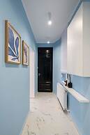 Elegant & Bright 2BR - Steps From Old Town