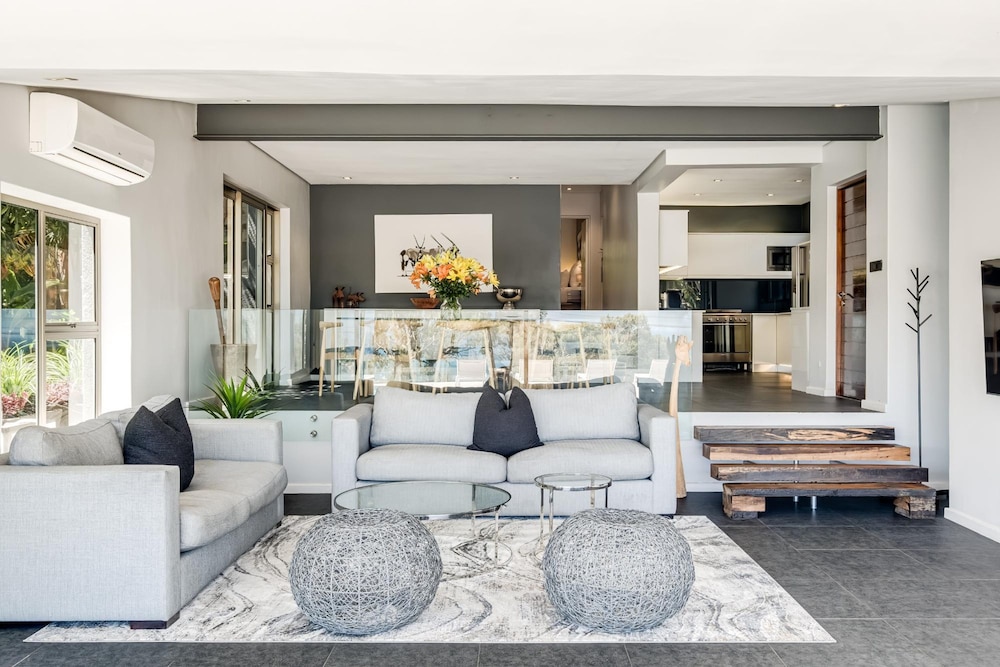 Ocean View Camps Bay 5bed Villa w Pool Valtameri