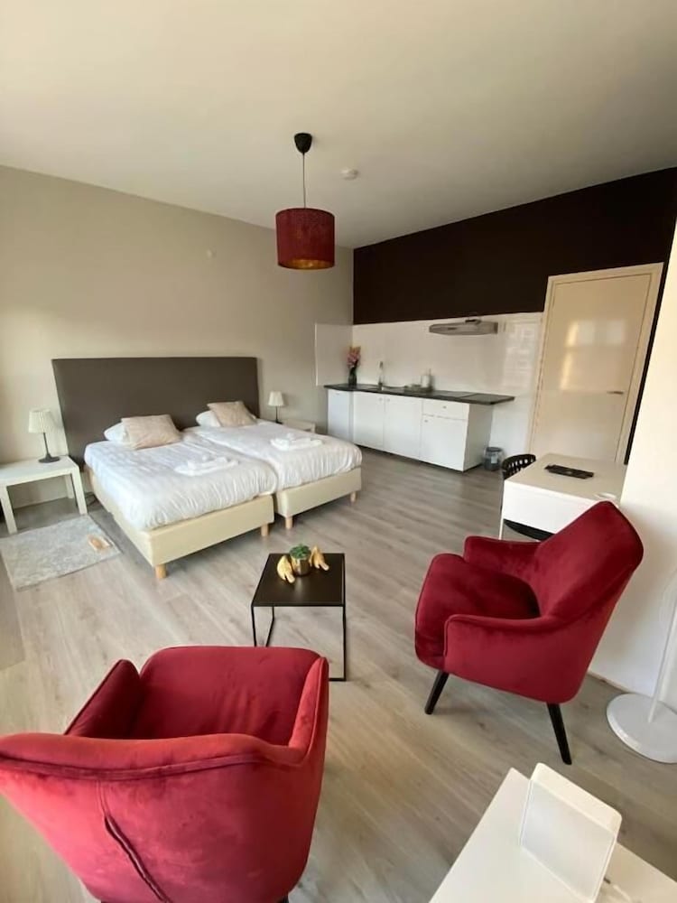 Hotel La Noire - Delft City Centre