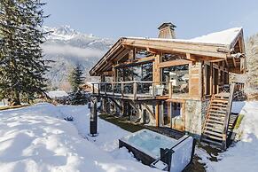 Chalet Black Squirrel