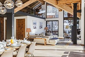Chalet Black Squirrel