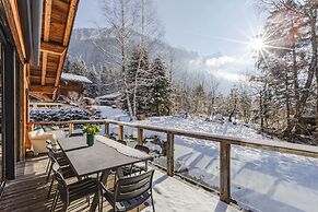 Chalet Black Squirrel