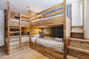 Chalet Black Squirrel