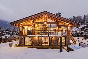 Chalet Black Squirrel