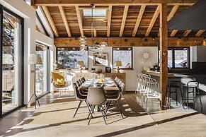 Chalet Black Squirrel