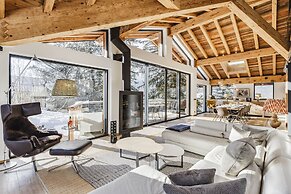 Chalet Black Squirrel