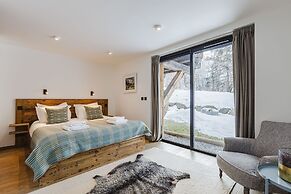 Chalet Black Squirrel