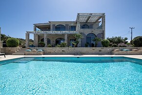 Villa Aurora Luxurius Living