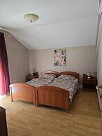 apartments and rooms arch