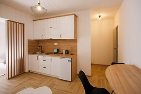 apartments and rooms arch