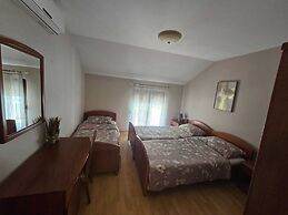 apartments and rooms arch