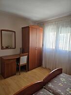 apartments and rooms arch