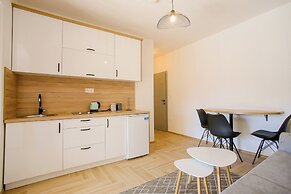 apartments and rooms arch