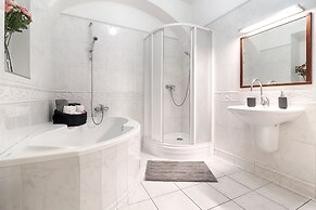2 Bed Flat - Sleeps 6 - Pets - Wifi